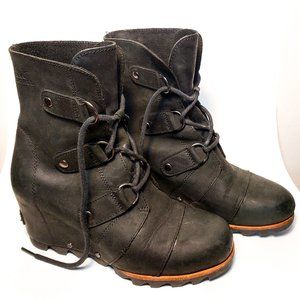 Stylish Sorel leather boots